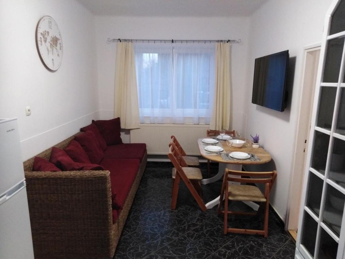 Arinza Apartman Vendeghaz Мезёкёвешд Экстерьер фото