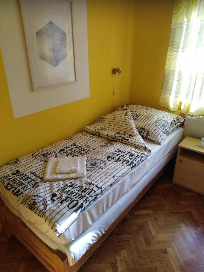Arinza Apartman Vendeghaz Мезёкёвешд Экстерьер фото