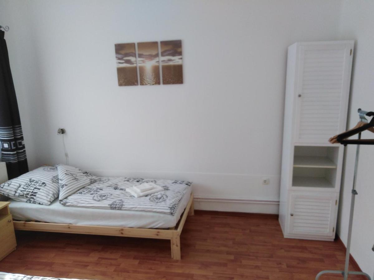 Arinza Apartman Vendeghaz Мезёкёвешд Экстерьер фото