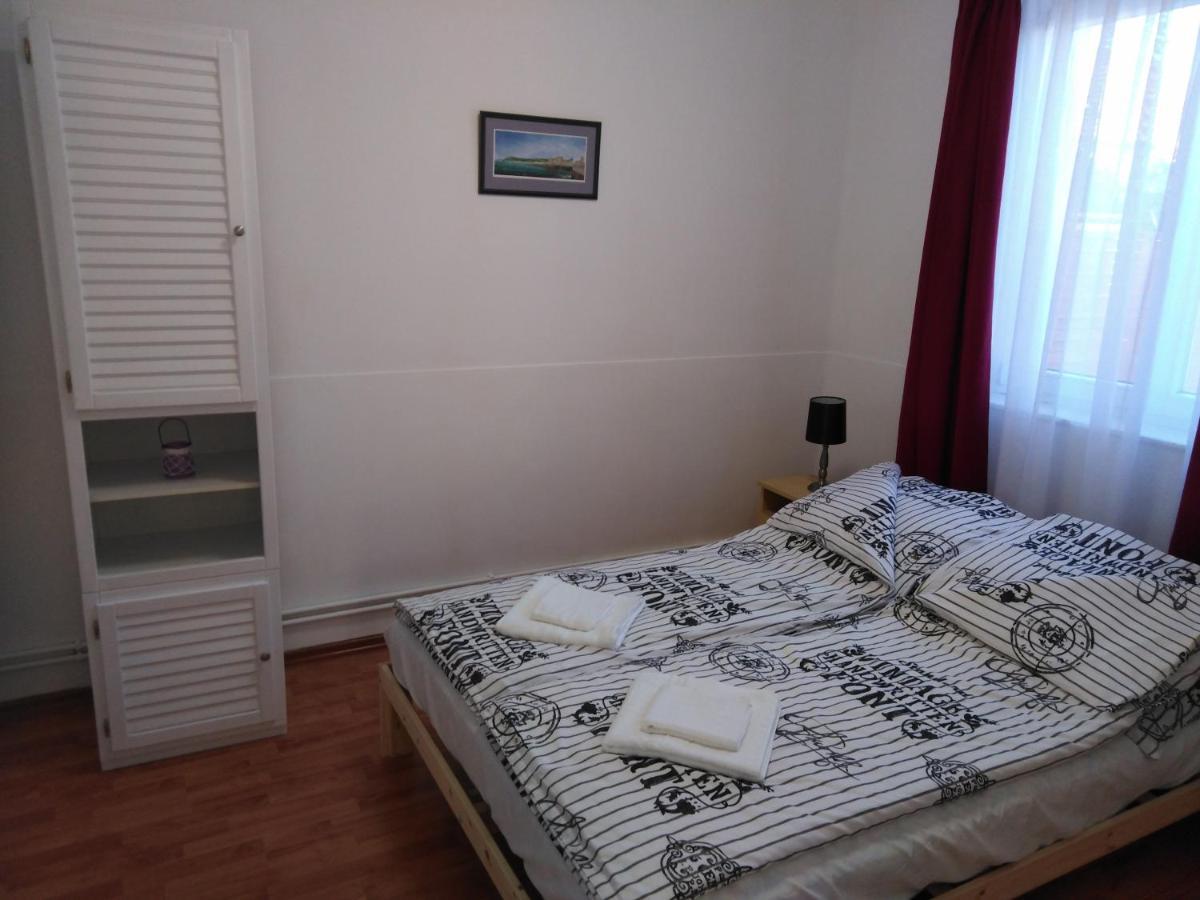 Arinza Apartman Vendeghaz Мезёкёвешд Экстерьер фото