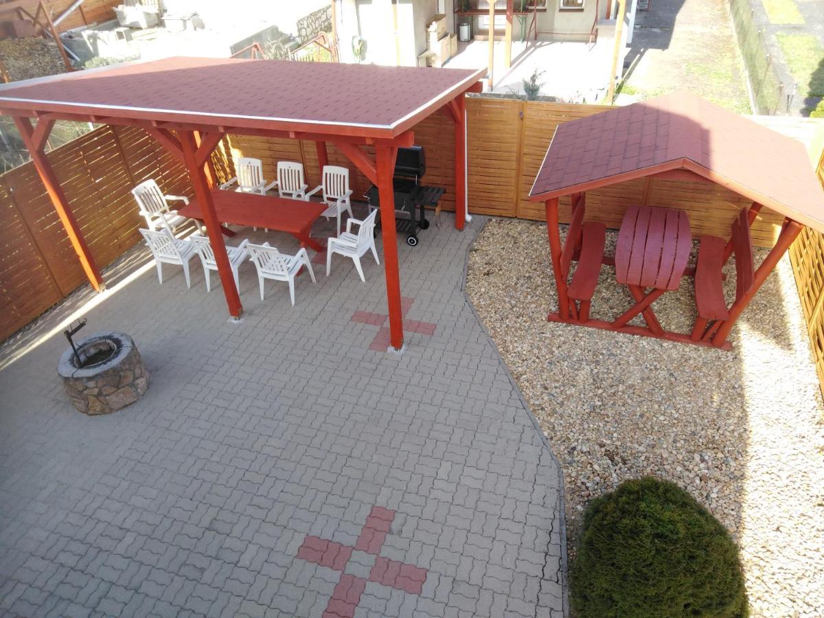 Arinza Apartman Vendeghaz Мезёкёвешд Экстерьер фото