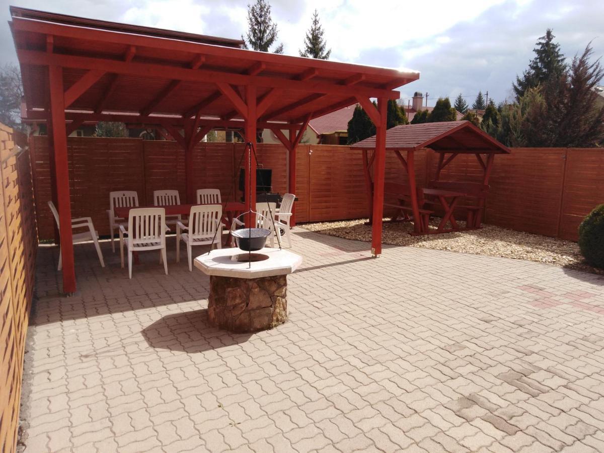 Arinza Apartman Vendeghaz Мезёкёвешд Экстерьер фото